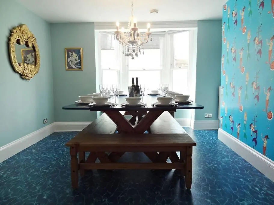 Brighton Mermaid House - Close To Beach - By Crown Gardens Holiday Homes 0*,