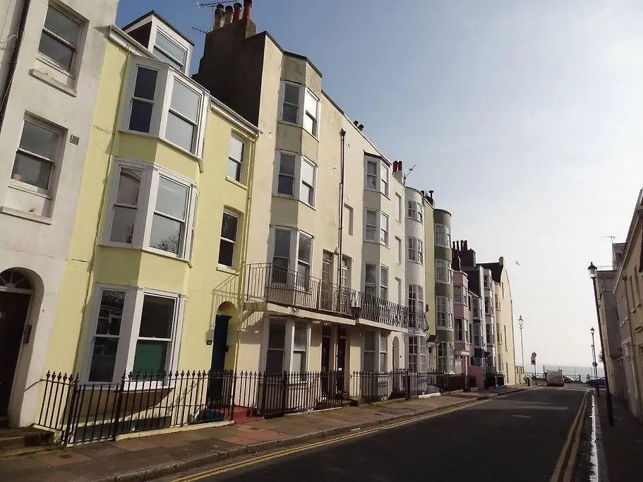 Brighton Mermaid House - Close To Beach - By Crown Gardens Holiday Homes