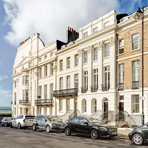  Holiday home Luxury Mansion Townhouse With Private Cinema