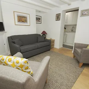  Holiday home Marine Gardens - - By Lets